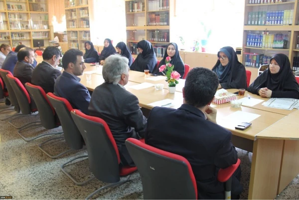 سیمرغ بنت الهدی