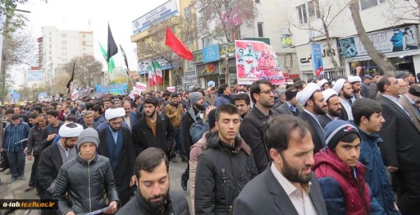 در روز مبارزه با استکبار جهانی صورت گرفت:
حضور پرشور مسؤولین، اساتید، کارکنان و دانشجومعلّمان ولایت مدار دانشگاه فرهنگیان استان اردبیل در راهپیمایی یوم الله 13 آبان
 3