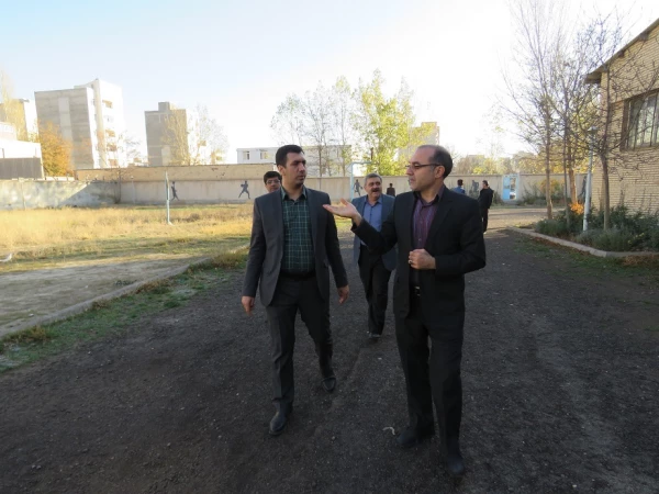 بازدیدآقای دکتر مصلحی مدیر کل محترم طرح، برنامه و بودجه دانشگاه فرهنگیان و هیات همراه از قسمت ها ی ساختمانی، فضای فیزیکی و سالن ورزشی پردیس ها              ی علامه طباطبایی و بنت الهدی صدر اردبیل 2