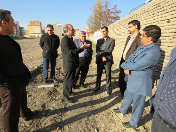 بازدیدآقای دکتر مصلحی مدیر کل محترم طرح، برنامه و بودجه دانشگاه فرهنگیان و هیات همراه از قسمت ها ی ساختمانی، فضای فیزیکی و سالن ورزشی پردیس ها              ی علامه طباطبایی و بنت الهدی صدر اردبیل 7