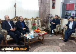 سرپرست مدیریت دانشگاه فرهنگیان استان اردبیل به مناسبت هفته ی بسیج با خانواده ی شهید محمد مهرآور دیدار کرد. 6