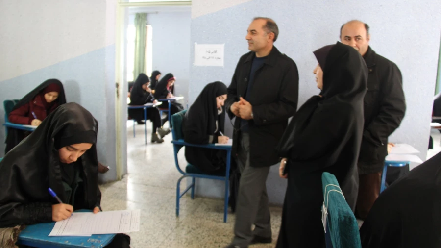 بازدید سرپرست محترم مدیریت امور پردیس های  استانی دانشگاه فرهنگیان اردبیل از روند برگزاری امتحانات ترم در پردیس بنت الهدی صدر 3