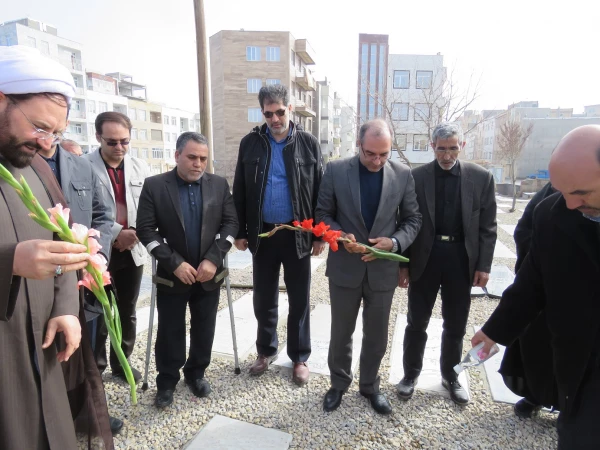 دکتر رضا عبدی، مدیر استانی دانشگاه فرهنگیان اردبیل در  مراسم  تجدید میثاق با شهداء:
«هر انسانی در هر زمانی برای توسعه ی مکتب خود تکلیفی دارد و تکلیف ما انجام با بصیرت و جهادگونه ی وظایف و مسؤولیت های فعلی است»  2