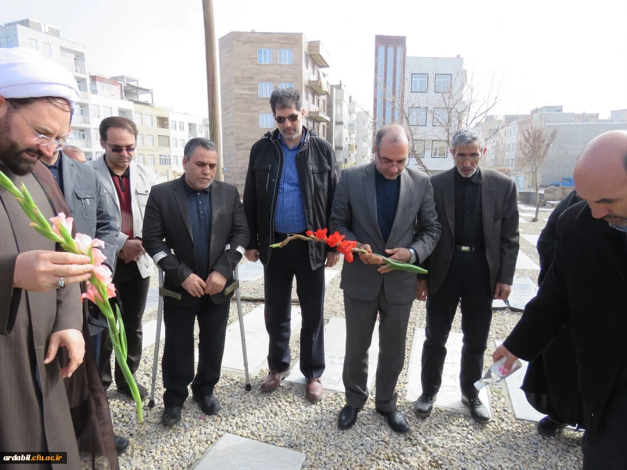 دکتر رضا عبدی، مدیر استانی دانشگاه فرهنگیان اردبیل در  مراسم  تجدید میثاق با شهداء:
«هر انسانی در هر زمانی برای توسعه ی مکتب خود تکلیفی دارد و تکلیف ما انجام با بصیرت و جهادگونه ی وظایف و مسؤولیت های فعلی است»  2