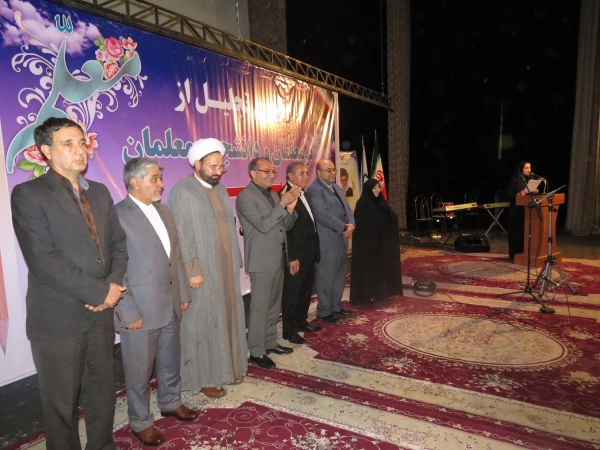 دکتر عبدی در آیین تجلیل از نومعلمان و دانشجومعلمان برتر :

باید در دانشگاه شریف فرهنگیان با تلاش مضاعف و همت والای جوانان و مسئولان، با آرامش و اراده آهنین، به پرورش و شکوفایی استعدادهای بی نهایت این سرزمین تمرکز شود. 
 2