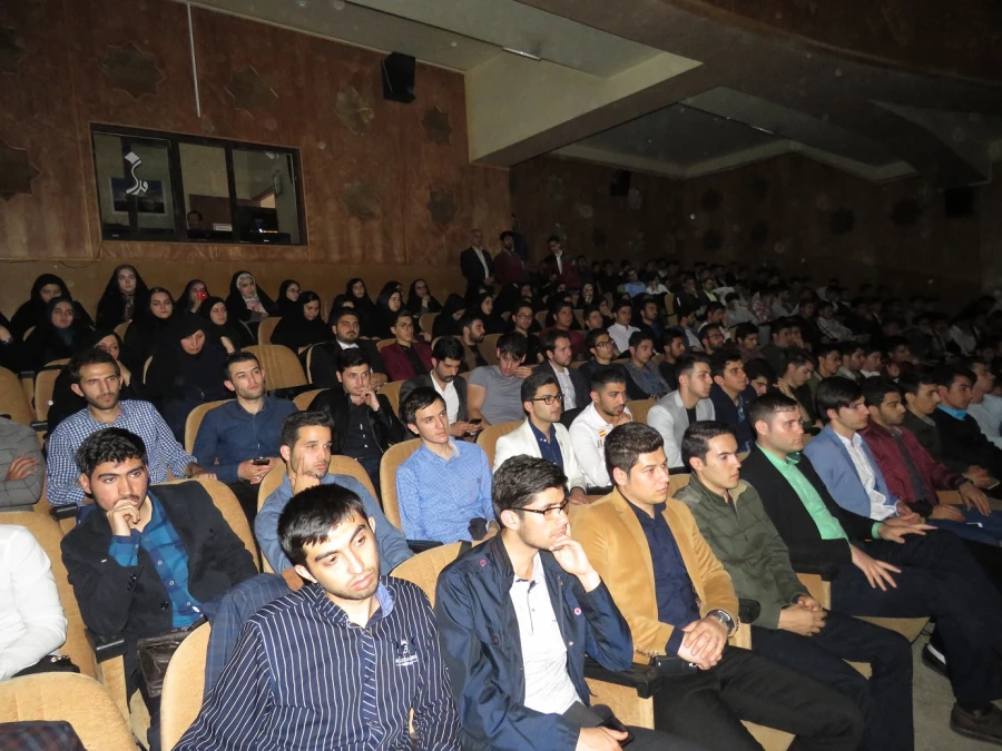 دکتر عبدی در آیین تجلیل از نومعلمان و دانشجومعلمان برتر :

باید در دانشگاه شریف فرهنگیان با تلاش مضاعف و همت والای جوانان و مسئولان، با آرامش و اراده آهنین، به پرورش و شکوفایی استعدادهای بی نهایت این سرزمین تمرکز شود. 
 2