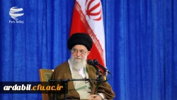 رهبر انقلاب در دیدار صبح امروز با دانشجو معلمان  کشور:
 رئیس جمهور آمریکا حرف های سخیف و سبکی زد/ از طرف ملت ایران می گویم آقای ترامپ شما غلط می کنید/ دیدید که هسته ای بهانه بود. 2