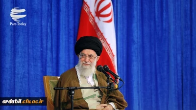 رهبر انقلاب در دیدار صبح امروز با  استادان، دانشجو معلمان  و مدیران دانشگاه فرهنگیان کشور:

 رئیس جمهور آمریکا حرف های سخیف و سبکی زد/ از طرف ملت ایران می گویم آقای ترامپ شما غلط می کنید/ دیدید که هسته ای بهانه بود.