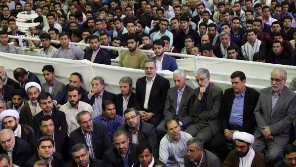 رهبر انقلاب در دیدار صبح امروز با دانشجو معلمان  کشور:
 رئیس جمهور آمریکا حرف های سخیف و سبکی زد/ از طرف ملت ایران می گویم آقای ترامپ شما غلط می کنید/ دیدید که هسته ای بهانه بود. 3