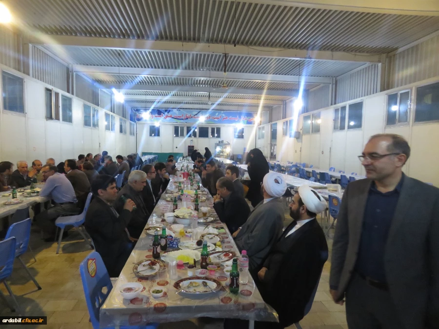 نشست صمیمی اعضای هیات علمی و مدرسان دانشگاه فرهنگیان استان اردبیل به مناسبت داشت هفتۀ آموزش 6