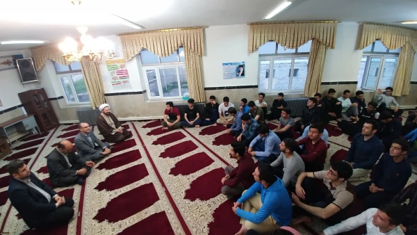 دکتر عبدی مدیریت امور پردیس های دانشگاه فرهنگیان اردبیل در بازدید از سرا های مرکز آموزشی نیر:

«زندگی در سراهای دانشجویی خاطرات شیرین و بهترین دوران زندگی هر دانشجو می باشد.» 3