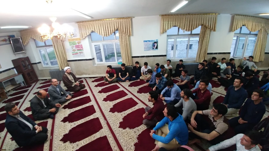 دکتر عبدی مدیریت امور پردیس های دانشگاه فرهنگیان اردبیل در بازدید از سرا های مرکز آموزشی نیر:

«زندگی در سراهای دانشجویی خاطرات شیرین و بهترین دوران زندگی هر دانشجو می باشد.» 3