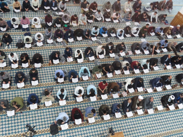 محفل نورانی انس با قرآن کریم  در دانشگاه فرهنگیان استان با حضور بیش از 550 نفر از دانشجو معلمان، اساتید و کارکنان دانشگاه فرهنگیان در مهدیه اردبیل برگزار شد. 3