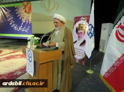 نماینده ولی فقیه در استان و امام جمعه اردبیل گفت: 

«اگر مسئولیتی در کشور داشته باشم الویت اول کشور را به آموزش و پرورش می دهم تا در عرض دو دهه کشور از این رو به آن رو شود» 4