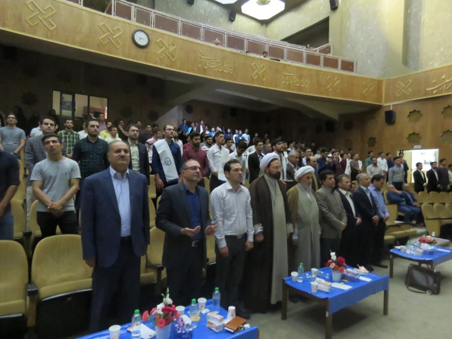 نماینده ولی فقیه در استان و امام جمعه اردبیل گفت: 

«اگر مسئولیتی در کشور داشته باشم الویت اول کشور را به آموزش و پرورش می دهم تا در عرض دو دهه کشور از این رو به آن رو شود» 2