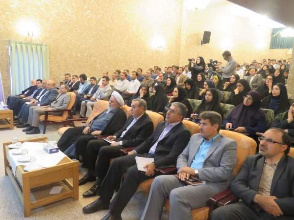 مدیر دانشگاه فرهنگیان اردبیل در دوره آموزشی کارشناسان پژوهش:

راهی جز تقویت تربیت معلم برای تضمین آینده بهتر و جامعه توسعه یافته متصور نیست 3