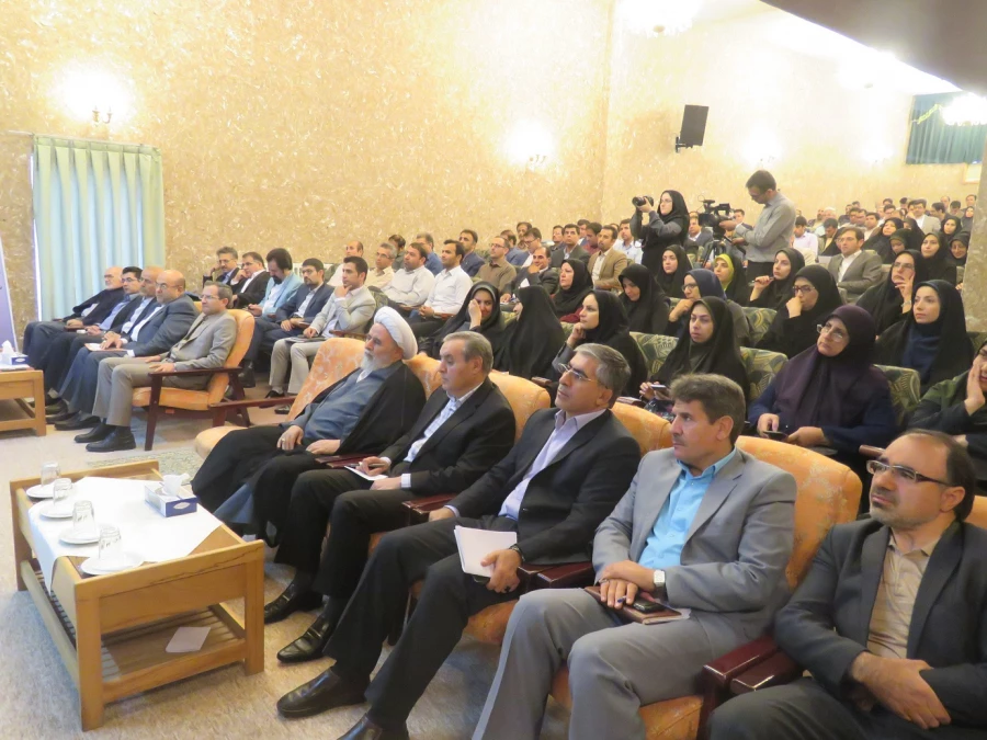 مدیر دانشگاه فرهنگیان اردبیل در دوره آموزشی کارشناسان پژوهش:

راهی جز تقویت تربیت معلم برای تضمین آینده بهتر و جامعه توسعه یافته متصور نیست 3