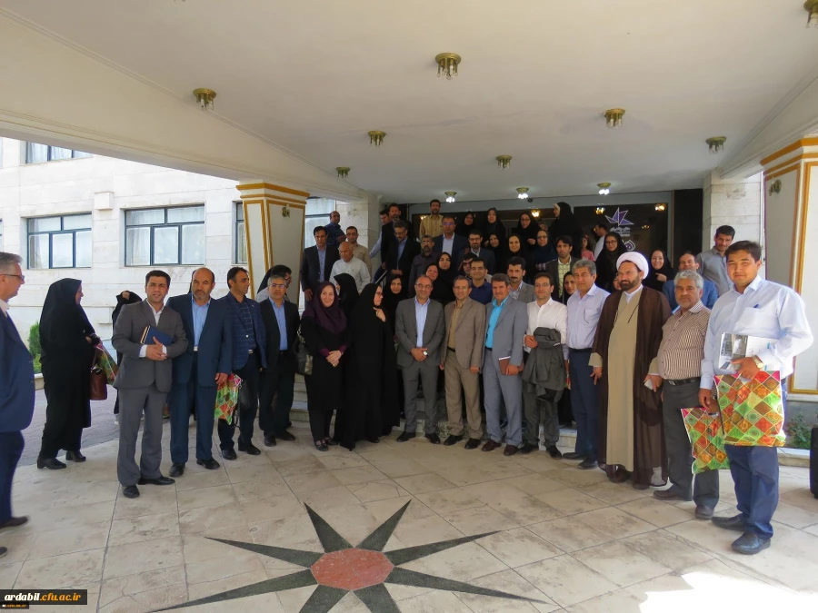 معاون پژوهشی دانشگاه فرهنگیان در اختتامیه نشست آموزشی کارشناسان پژوهش:
اجرای طرح مشاور پژوهشی دانشجو و سخنرانی علمی هفتگی
 2