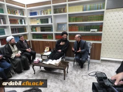 دکتر خنیفر در دیدار با نماینده ولی فقیه و امام جمعه اردبیل:

نماینده ولی فقیه به عنوان رکن اصلی استان می توانند قدرت معنوی برای ما باشند و از طریق تشویق مسئولان استانی برای توسعه دانشگاه فرهنگیان منشاء اثرات مثبت باشند
 4