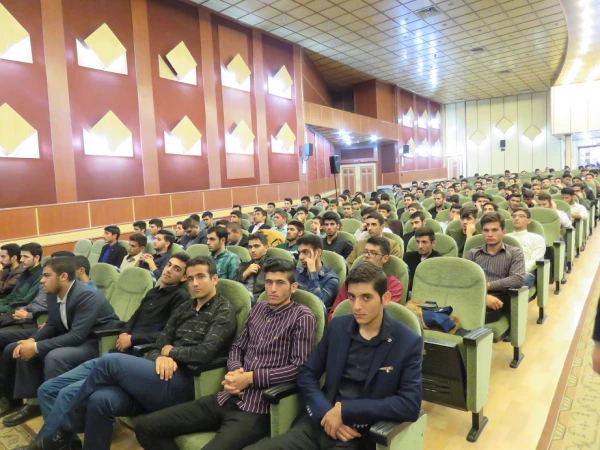 دکتر عبدی در آیین استقبال از نو دانشجومعلمان دانشگاه فرهنگیان اردبیل:

حرفۀ معلمی از نظر قرآن و از نظر تمام متفکران تعلیم تربیت شغل ارزشمند و مقدسی است. 5