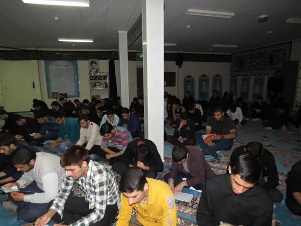 قرائت زیارت پرفیض عاشورا در پردیس علامه طباطبایی دانشگاه فرهنگیان اردبیل 4