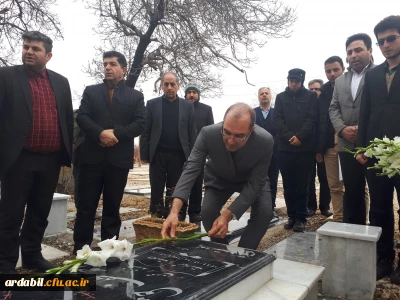 مراسم ادای احترام  به مقام شامخ شهدا