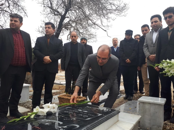 مراسم ادای احترام  به مقام شامخ شهدا 5