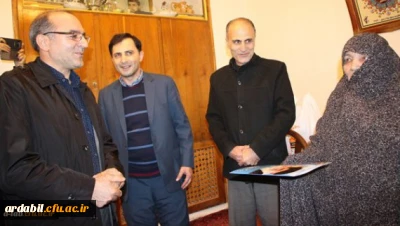 دیدار جمعی از مسئولین و دانشجومعلمان دانشگاه فرهنگیان اردبیل با
خانواده دانشجومعلم شهید جعفر محمدقلیان