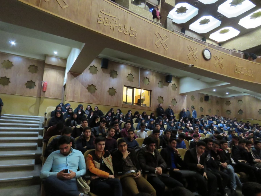 حجه الاسلام والمسلمین دادگر، مسئول نهاد نمایندگی رهبر انقلاب در دانشگاه فرهنگیان در گرامی داشت روز دانشجو:
«روز دانشجو مولفه های بسیار مهمی دارد که سه کلید واژه آن آرمان گرایی، عدالت خواهی و استکبارستیزی است.» 5