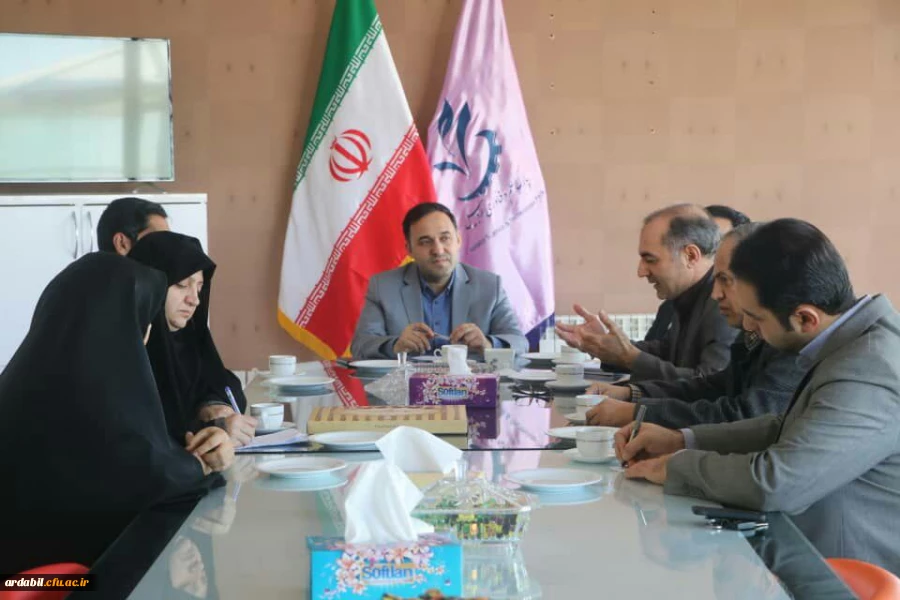 در دیدار رئیس دانشگاه فرهنگیان استان اردبیل و رئیس پارک علم و فن آوری استان عنوان شد:

پارک علم و فن آوری استان دوره های کارآفرینی برای دانشجومعلمان و مهارت آموزان برگزار میکند. 2