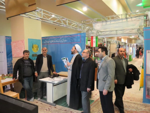 بازدید جمعی از همکاران از نمایشگاه دستاوردهای انقلاب اسلامی  4