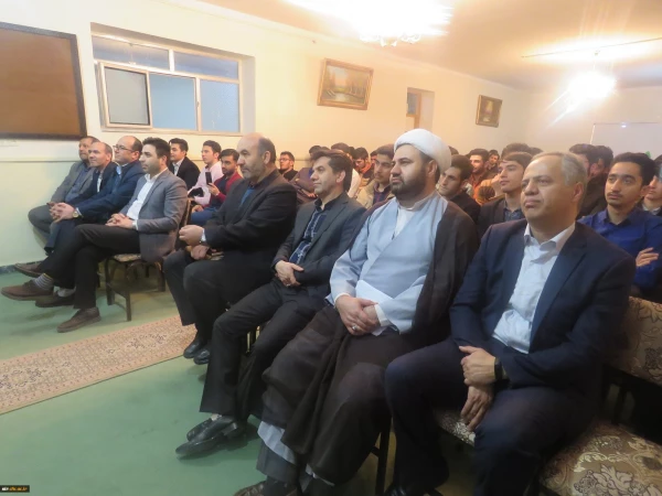 با حضور پر شور دانشجومعلمان و کارکنان دانشگاه فرهنگیان استان اردبیل برگزار شد:

مراسم شب شعر دانشجویی با همکاری کانون شعر و ادب 3