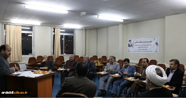 نشست هم اندیشی نقش اساتید در رصد و مواجه با بحران ها و فتنه های پیش رو برگزار شد 11
