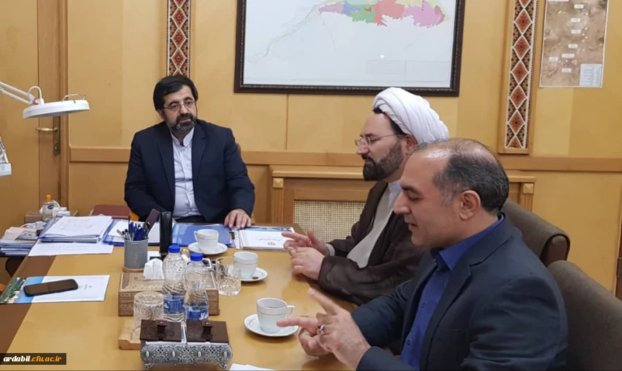 در راستای اجرایی ساختن مصوبات هیأت امنای دانشگاه فرهنگیان استان اردبیل صورت گرفت:

دیدار سرپرست دانشگاه فرهنگیان اردبیل با استاندار محترم اردبیل 2