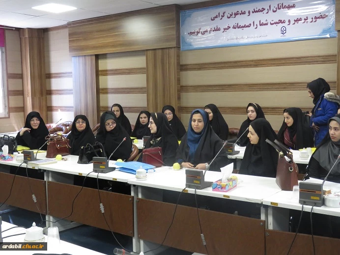 به مناسبت گرامیداشت هفته سرآمدی آموزش:

برگزاری «نشست نومعلمان» با مشارکت اداره کل آموزش و پرورش   2