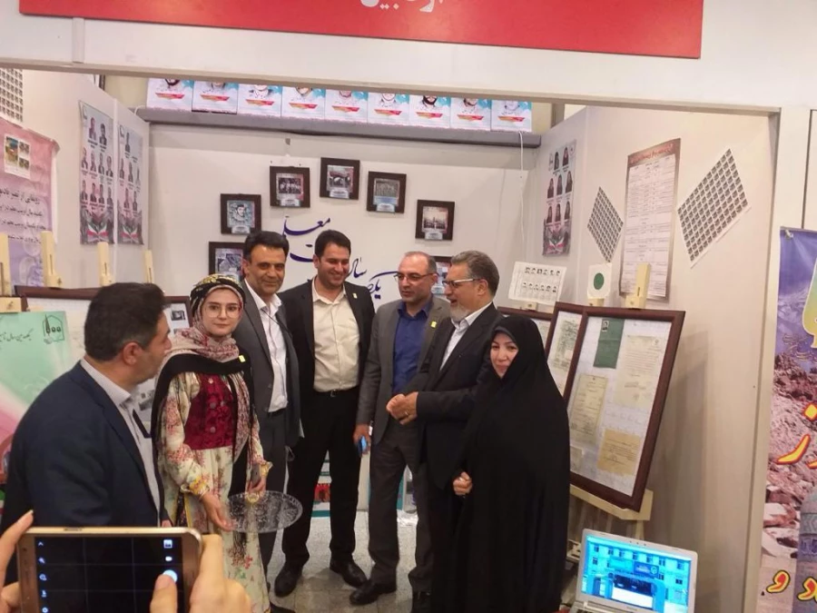 بازدید اعضای هیات رئیسه از غرفه دانشگاه فرهنگیان استان اردبیل در نمایشگاه آثار و موزه اسناد و مفاخر تربیت معلم ایران 9