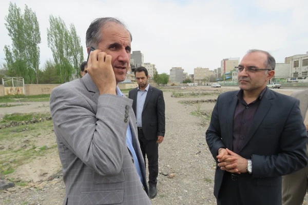 در جهت اجرایی ساختن تفاهم نامه منعقد شده مابین شهرداری و دانشگاه فرهنگیان اردبیل صورت گرفت:

جلسه مشترک سرپرست دانشگاه فرهنگیان اردبیل با شهردار 4