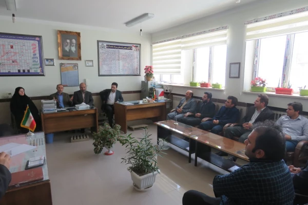 به مناسبت دهه سرآمدی آموزش در دانشگاه فرهنگیان اردبیل صورت پذیرفت:

تجلیل از مدیران، معاونان و آموزگاران مجری طرح کارورزی 2