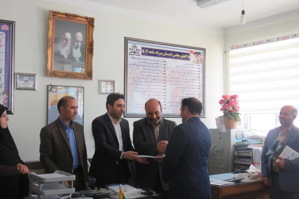 به مناسبت دهه سرآمدی آموزش در دانشگاه فرهنگیان اردبیل صورت پذیرفت:

تجلیل از مدیران، معاونان و آموزگاران مجری طرح کارورزی 3