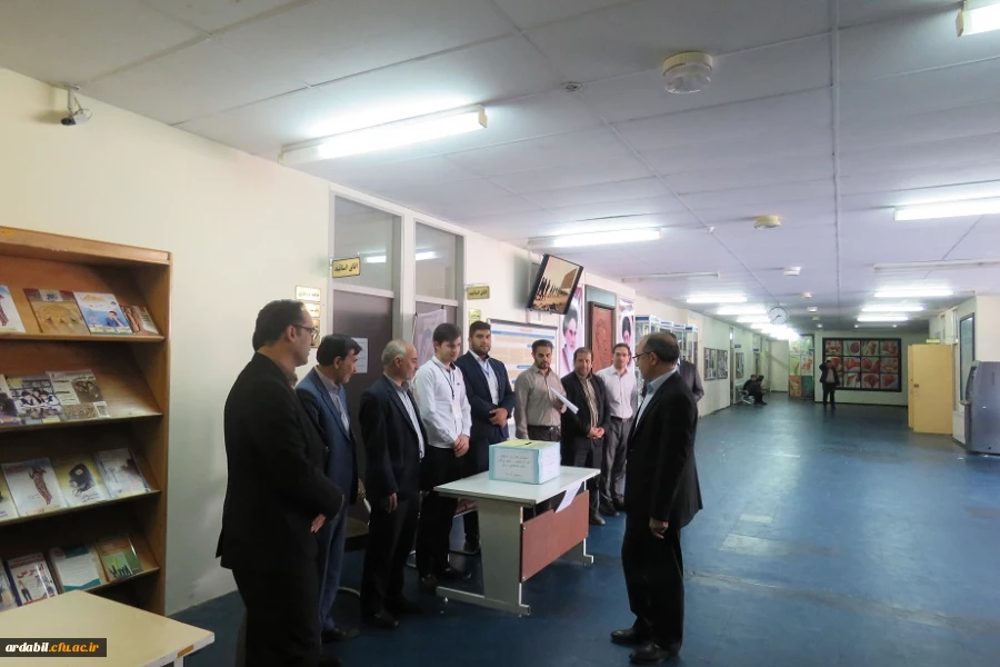 با حضور پرشور دانشجومعلمان در پردیس علامه طباطبایی اردبیل برگزار شد:

 انتخابات شورای صنفی-رفاهی: اردیبهشت 98 2