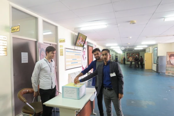 با حضور پرشور دانشجومعلمان در پردیس علامه طباطبایی اردبیل برگزار شد:

 انتخابات شورای صنفی-رفاهی: اردیبهشت 98 2