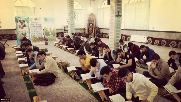 در مرکز آزادگان نیر دانشگاه فرهنگیان استان اردبیل برگزار شد:

محفل انس با قرآن کریم به همراه مراسم افطاری 2