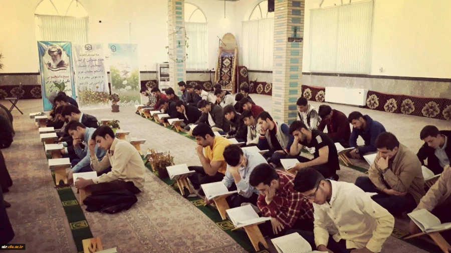 در مرکز آزادگان نیر دانشگاه فرهنگیان استان اردبیل برگزار شد:

محفل انس با قرآن کریم به همراه مراسم افطاری 2