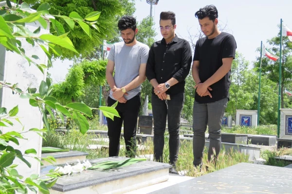 به مناسبت سالروز آزادسازی خرمشهر انجام گرفت:

عطرافشانی مزار شهدای والامقام دفاع مقدس و مدافعان حرم توسط مسؤلین و دانشجومعلمان پردیس علامه طباطبایی اردبیل 5