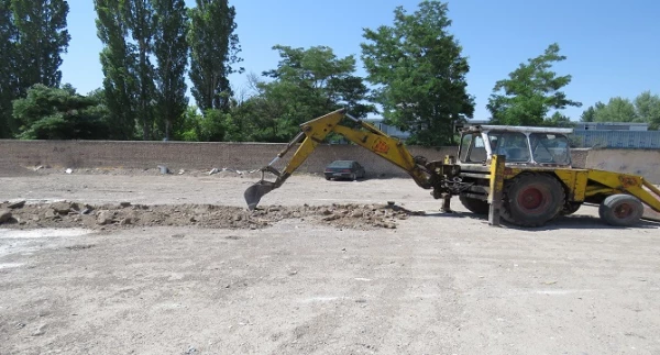 گزارش تصویری از روند اجرایی عملیات عمرانی احداث دیوار و فضای سبز محوطه دانشگاه فرهنگیان استان اردبیل 5