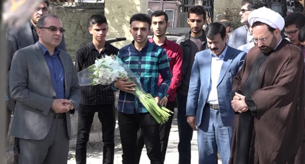 غبار روبی و عطرافشانی مزار شهدای دانشجو معلم و مدافع حرم با حضور دانشجومعلمان جدید الورود 2