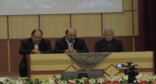 معلم رکن اصلی نظام تعلیم و تربیت در سند تحول بنیادین آموزش و پرورش است 5