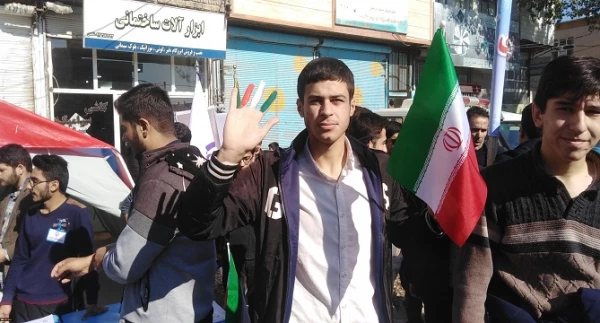 غرفه استکبار ستیزی در مسیر راهپیمایی شهرستان نیر 3