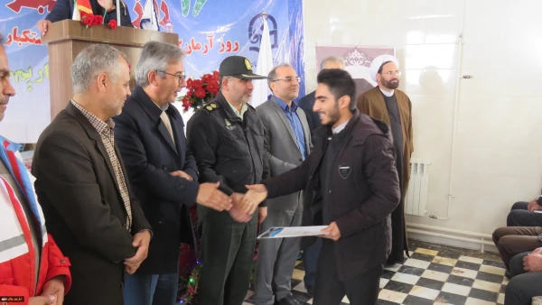 برگزاری مراسم بزرگداشت روز دانشجو با حضور پرشور دانشجومعلمان، اساتید، مسئولان دانشگاه فرهنگیان استان، فرماندار و روسای ادارات شهرستان نیر 4