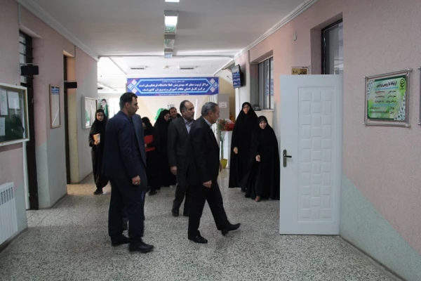 بازدید مدیرکل آموزش و پرورش استان از پروژه های عمرانی سیستم گرمایشی و اسفالت محوطه پردیسبنت الهدی صدر اردبیل 4